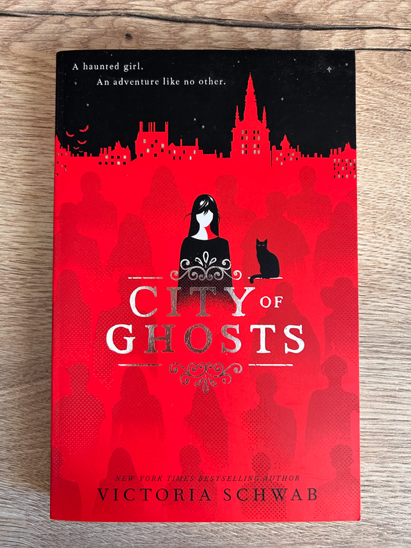 City of ghosts van V.E. Schwab is een griezelig jeugdboek